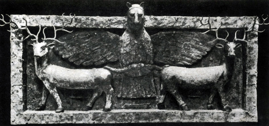 17 6. Орел, когтящий оленей. Рельеф из Эль-Обейда. Медь. Около 2600 г. до н. э. Лондон. Британский музей.