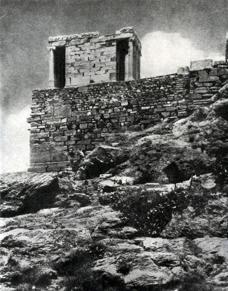 161. Калликрат. Храм Ники Аптерос. Между 449—421 гг. до н. э. Вид с юга. 
