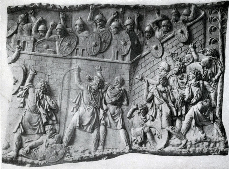 283 6. Колонна Траяна в Риме. Фрагмент рельефа.