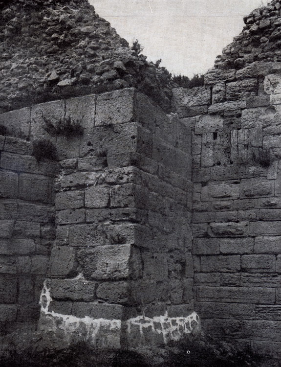 311. Крепостные стены Херсонеса. 5 в. н.э. 