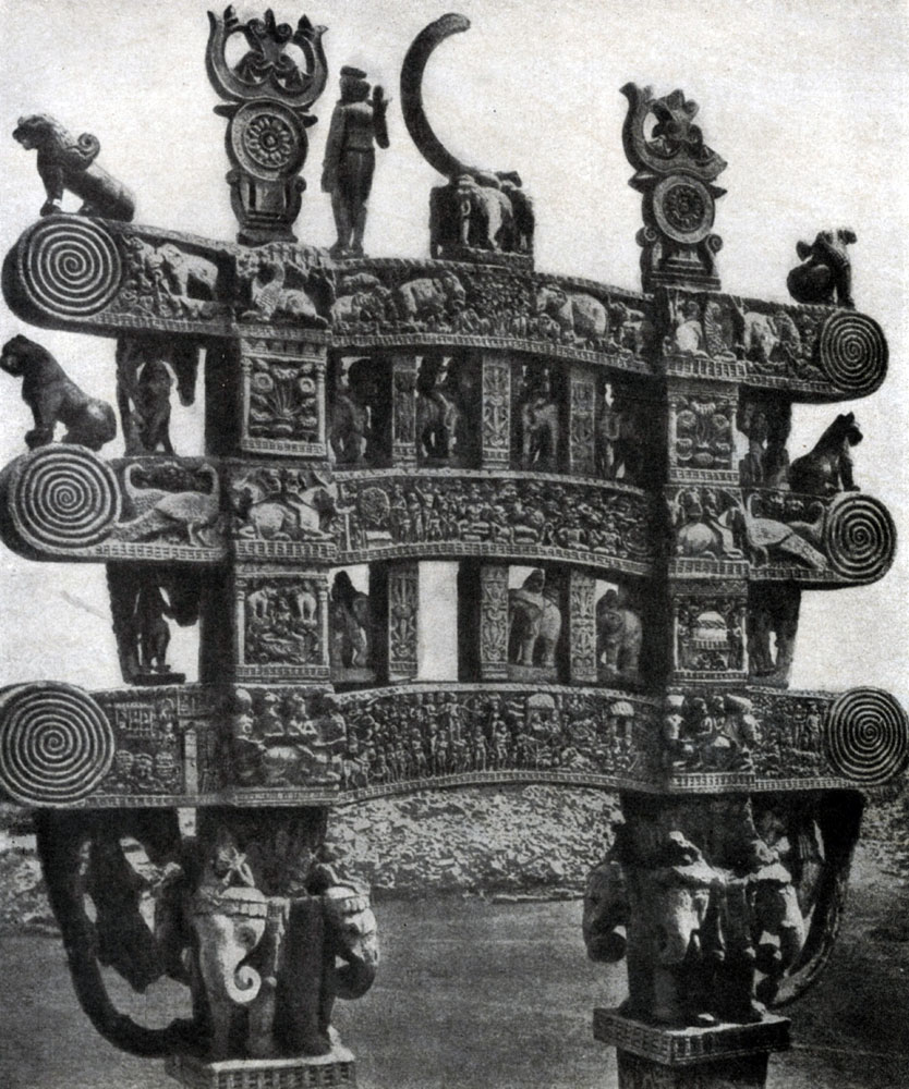 360. Северные ворота ступы в Санчи. 1 в. до н. э.