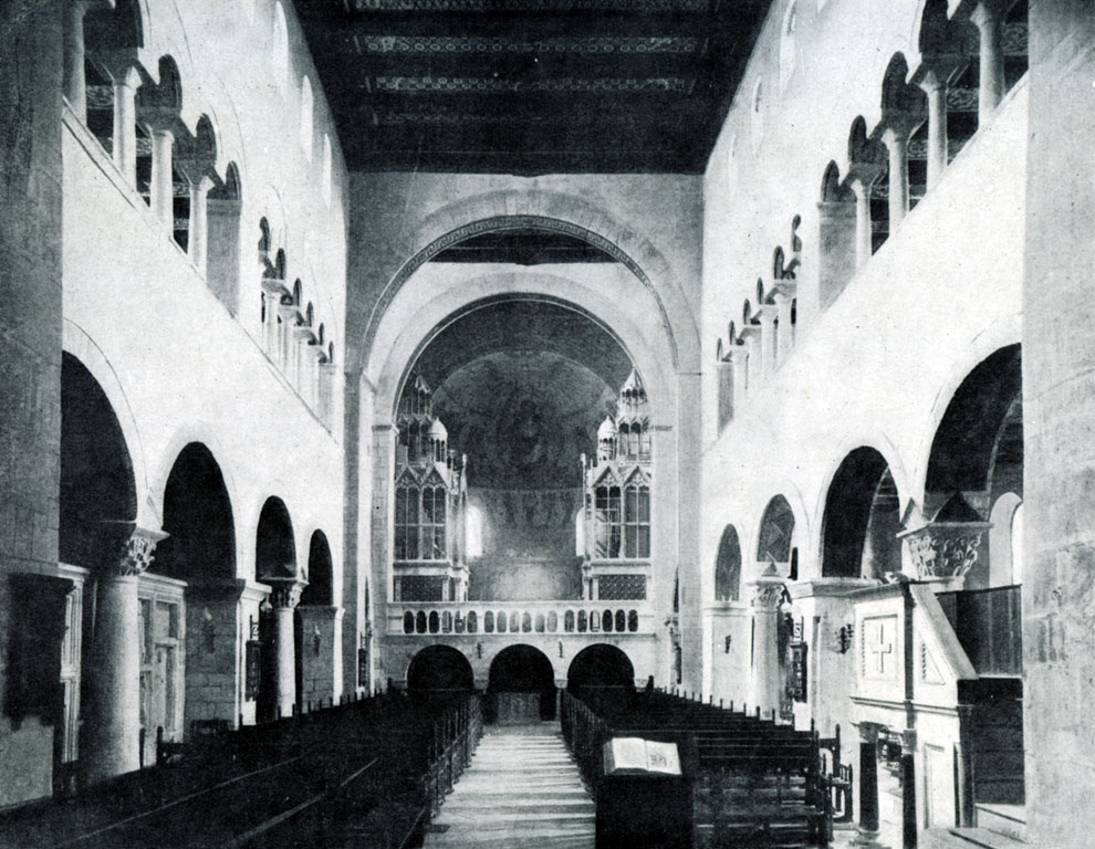 242. Церковь св. Кириака в Гернроде. Построена после 960 г.; западный хор - 12 в. Внутренний вид.