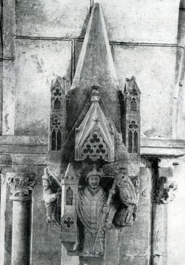 410 а. Скульптурное   украшение   триумфальной арки в церкви в Карья на острове Сарема. 14 в.