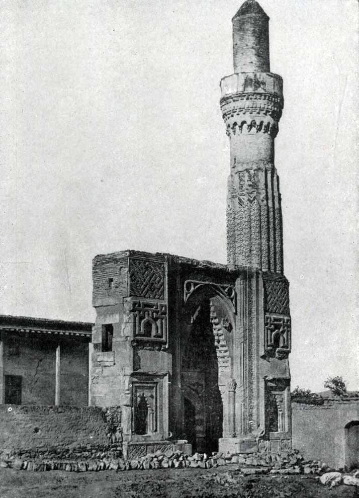 33. Мечеть Сахиб-ата в Конье. 1258 г. Фасад. 