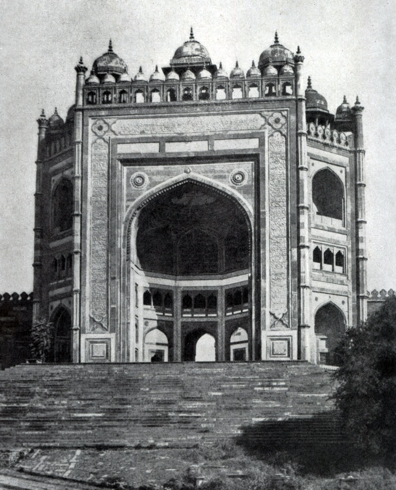  142. Буланд-Дарваза (Врата Великолепия) в Фатехпур-Сикри. 1602 г. Фасад. 