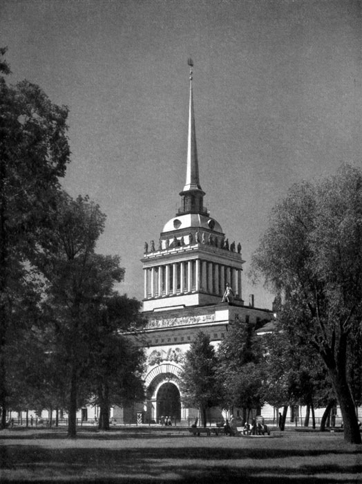  29. ..   .  . 1806-1820.(A.Zakharov. L'edifice de 1'Amiraute a Leningrad. Vue generate. 1806-1820.) 