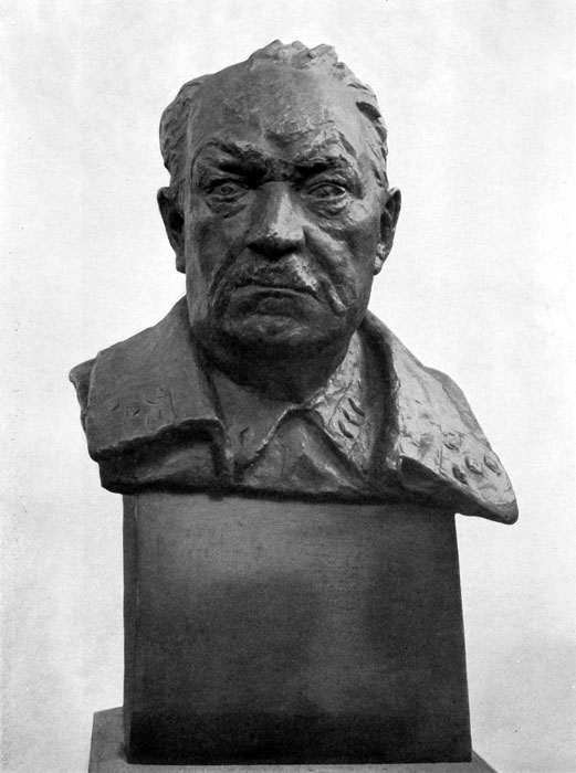112. . .   . . . 1942-1943. ,  .(V. Moukhina. Portrait du chirargien N. Bourdenko. Bronze. 1942-1943. Galerie Tretiakov. Moscou.) 