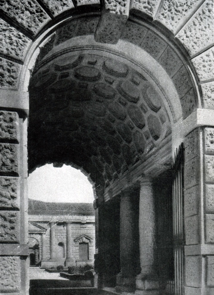 илл.185 Джулио Романо. Палаццо дель Те в Мантуе. 1525-1535 гг. Вид через входную арку.