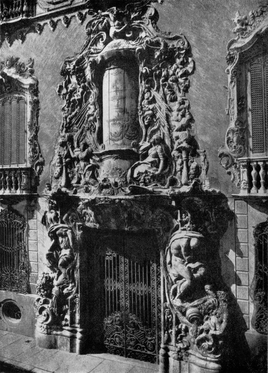 Игнасио Вергара. Портал дворца маркизов Дос Агуас в Валенсии. 1740- 1744 гг.
