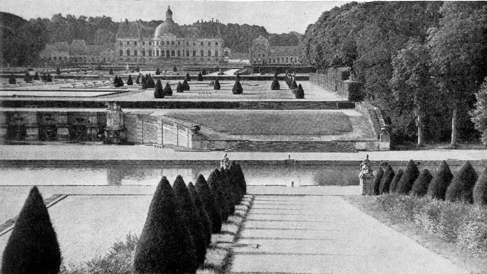 Луи Лево, Андре Ленотр. Дворец и парк Во-ле-Виконт близ Мелена. 1655-1661 гг. Общий вид со стороны парка.