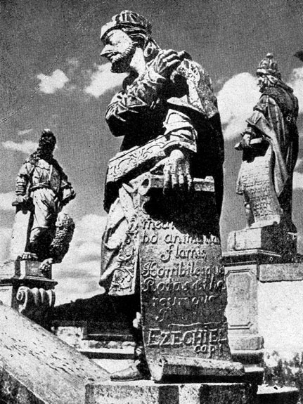 Алейжадинью. Статуи пророков на лестнице церкви Иисуса в Конгоньяс ду Кампу. Камень. Окончены в 1805 г.
