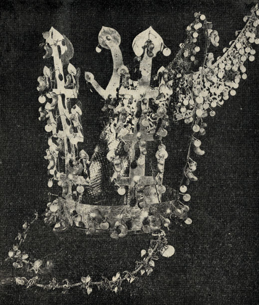 Рис. 5. Золотая корона одного из правителей государства Силла. Начало VI в. Национальный музей Кореи. Сеул