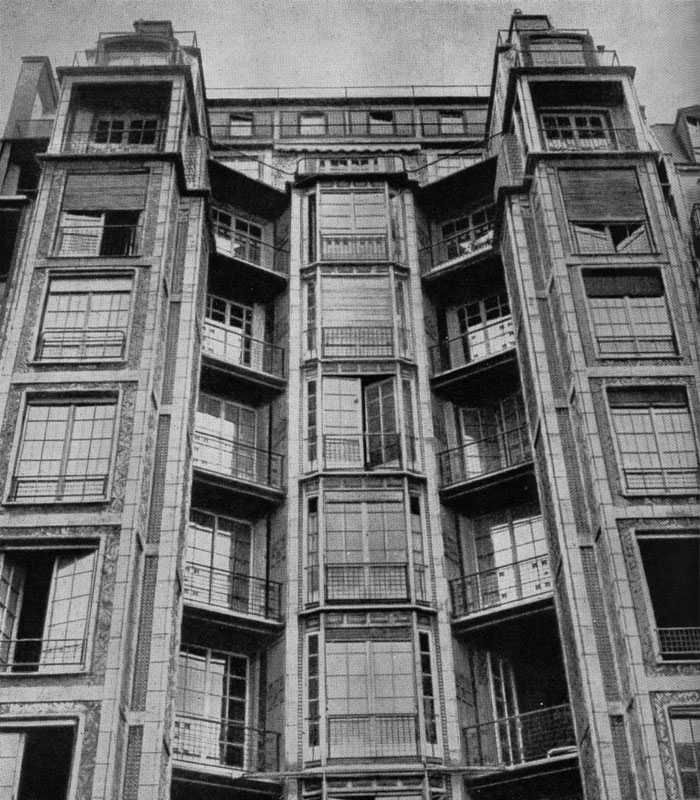 Огюст Перре. Жилой дом на улице Франклина в Париже. 1903 г. Фрагмент фасада. 