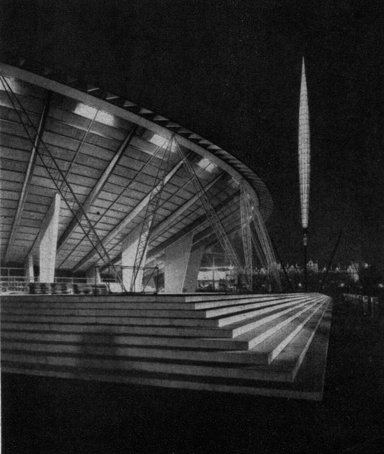 Ральф Табс. Павильон «Купол открытий» и обелиск «Скайлон» (архитекторы Филип Пауэлл и Джон Идальго Мойя) на выставке «Фестиваль Британии» в Лондоне. 1951 г.