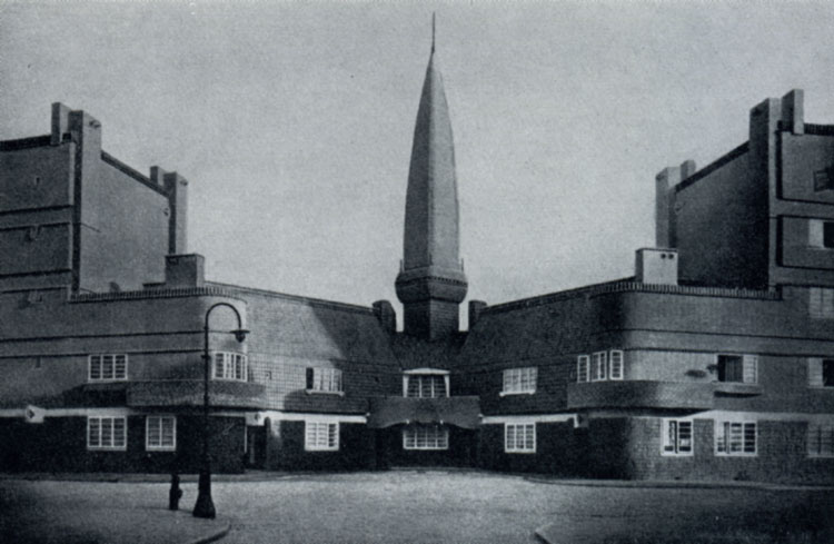 Михаэль де Клерк. Жилые дома в Амстердаме. 1921 г. Фрагмент застройки.