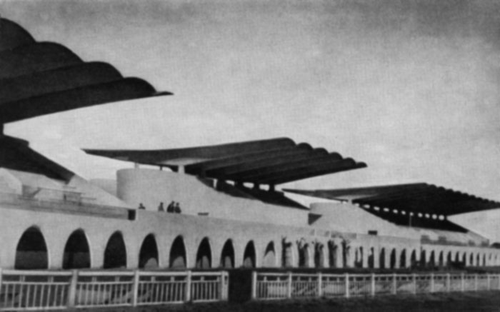 Эдуарде Торроха и др. Трибуны ипподрома Сарсуэла в Мадриде. 1935 г.