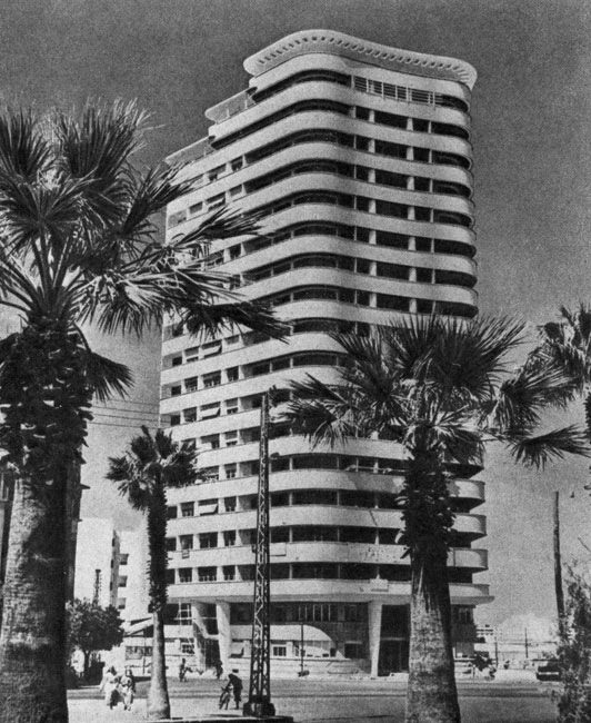 Л. Моранди. Здание в Касабланке. 1950-е гг.