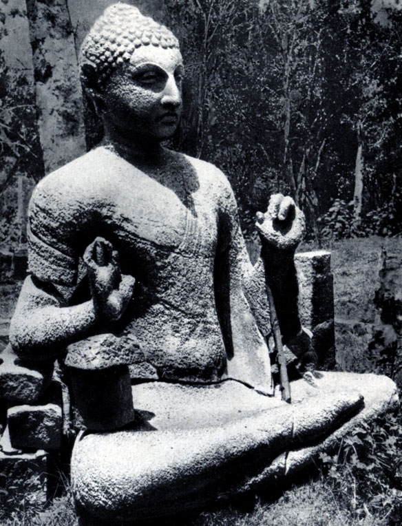 31. Статуя Будды из Анурадхапуры. V-VI вв.
