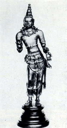 Рис. 43. Скульптура бодхисаттвы - Майтрейи из Анурадхапуры. VI- VII вв.