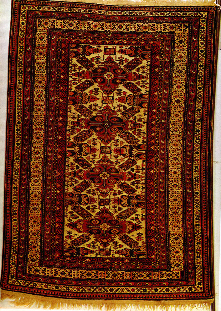 Table. 8'Gollu-chichi', Kuba group, XIX-th centory.Baku.Azerbaijanian Museum of Art of Carpet-making