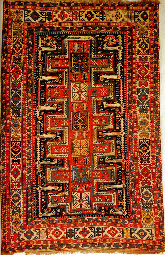 Table. 13. 'Gedim Minare', Kuba group. XIX-th century. Baku. Azerbaijanian Museum of Art of Carpet-making