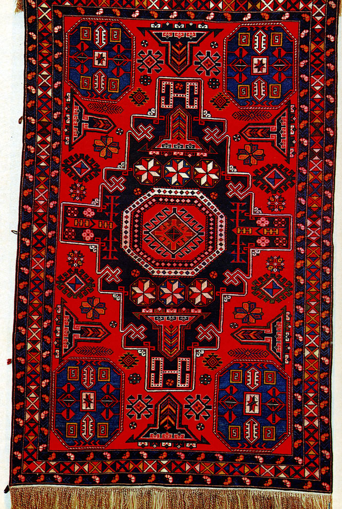 Table. 30. 'Konakhkend', Kuba group, XIX-th century. Baku. Azerbaijanian Museum of Art of Carpet-making