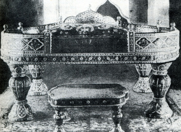 Fig. 13. Throne of Shah Ismail Khatai Tebriz masters. XVI century. Istambul, Top Kapu Sarayi Muzesi