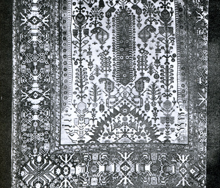 Fig. 44. 'Khanlyg' carpet. (Shusha), Karabakh group. XIX century. Leningrad. Museum of Ethnography. Inv. N 4711-3
