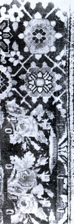 Fig. 47. 'Sample carpet'; left-'Bagchada-gyuller' (Flowers in Garden) composition fragment, right - 'Nyalbekigyul' (Nalbeki flower)