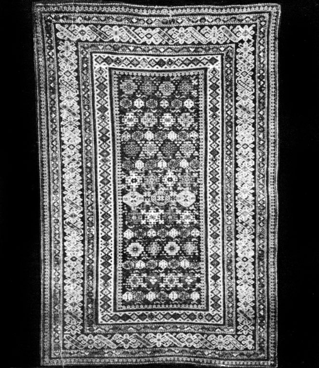 Fig. 118. 'Sirtchichi' carpet. Kuba group of carpets. XIX century. Leningrad. Museum of Ethnographv. Inv. N 4751-1