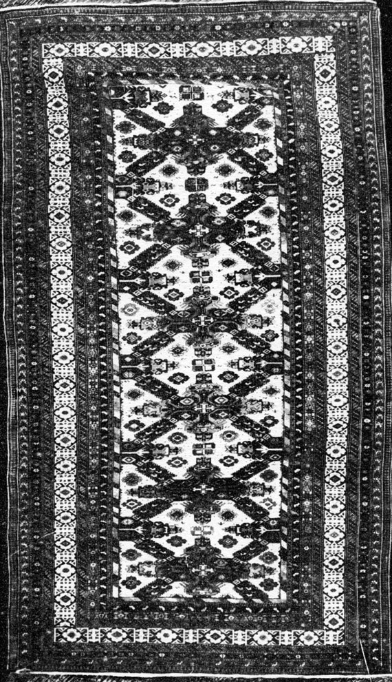 Fig. 121. 'Gollychichi' carpet. Kuba group of carpets. XIX century. Tbilisi. State Historical Museum of Georgia