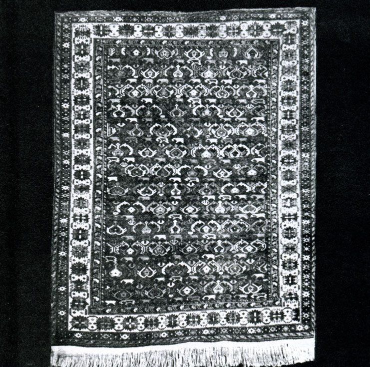 Fig. 167. 'Salmasoyut' carpet. Kuba group. XIX century. Baku. Museum of History of Azerbaijan